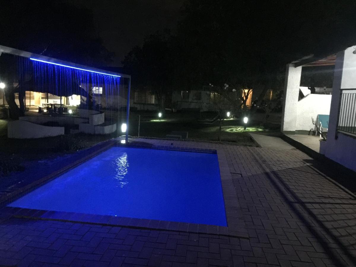 Simbasun Cottages Midrand Extérieur photo