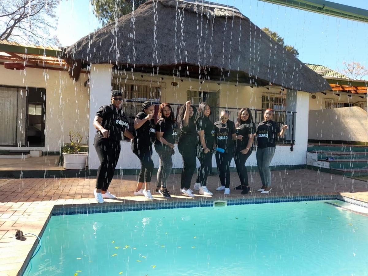 Simbasun Cottages Midrand Extérieur photo