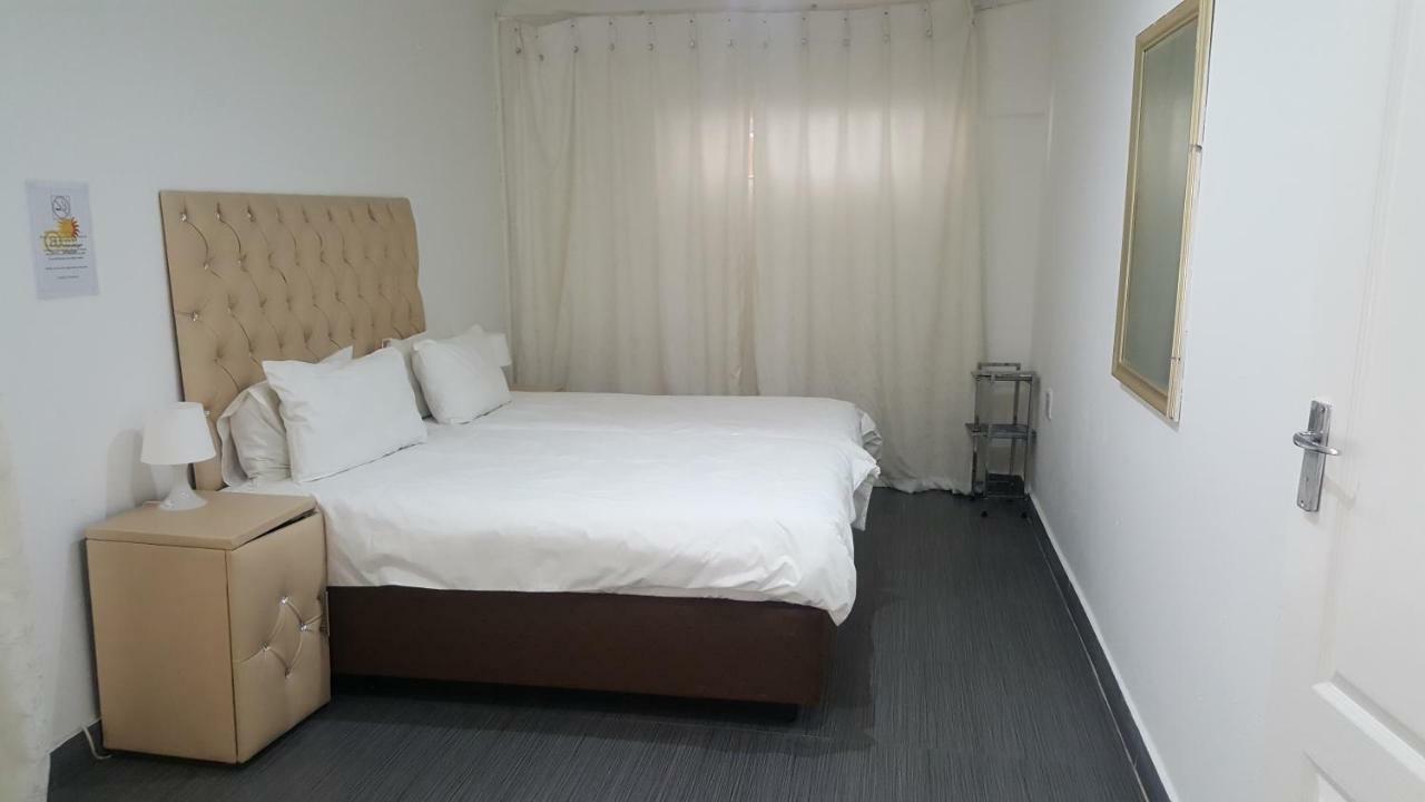 Simbasun Cottages Midrand Extérieur photo