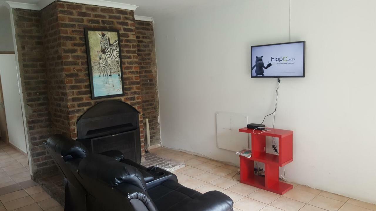 Simbasun Cottages Midrand Extérieur photo