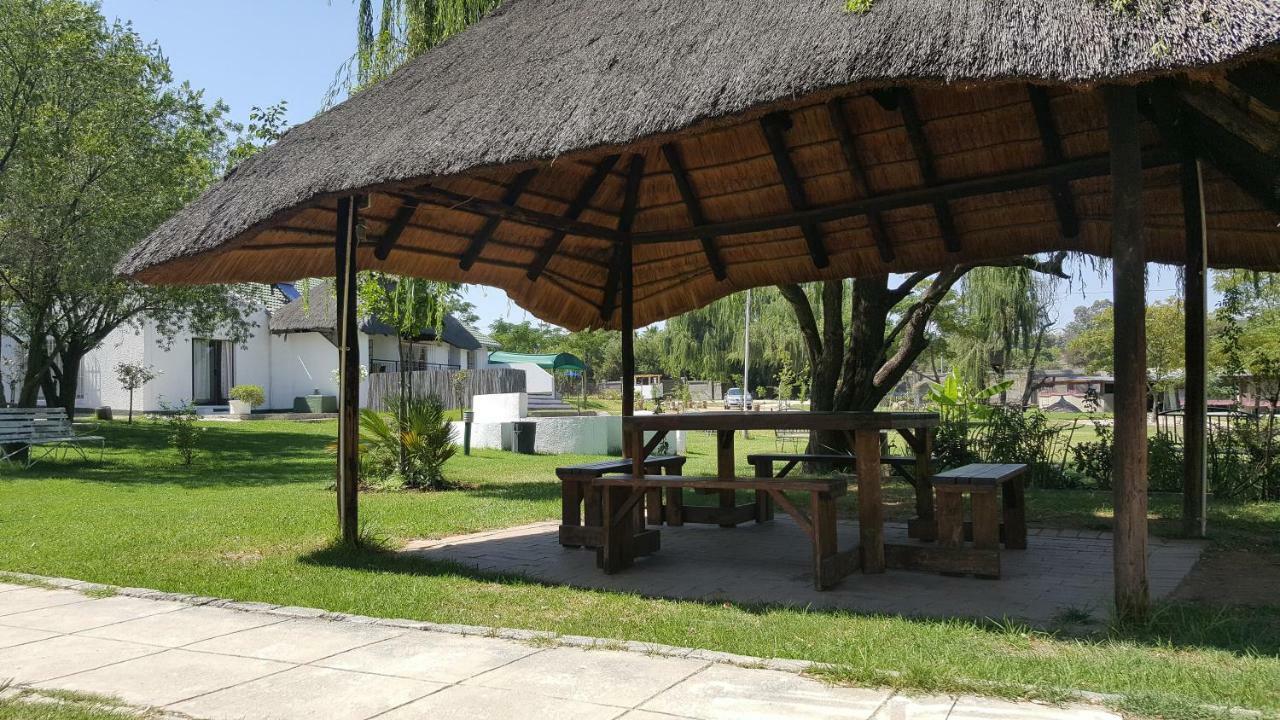 Simbasun Cottages Midrand Extérieur photo