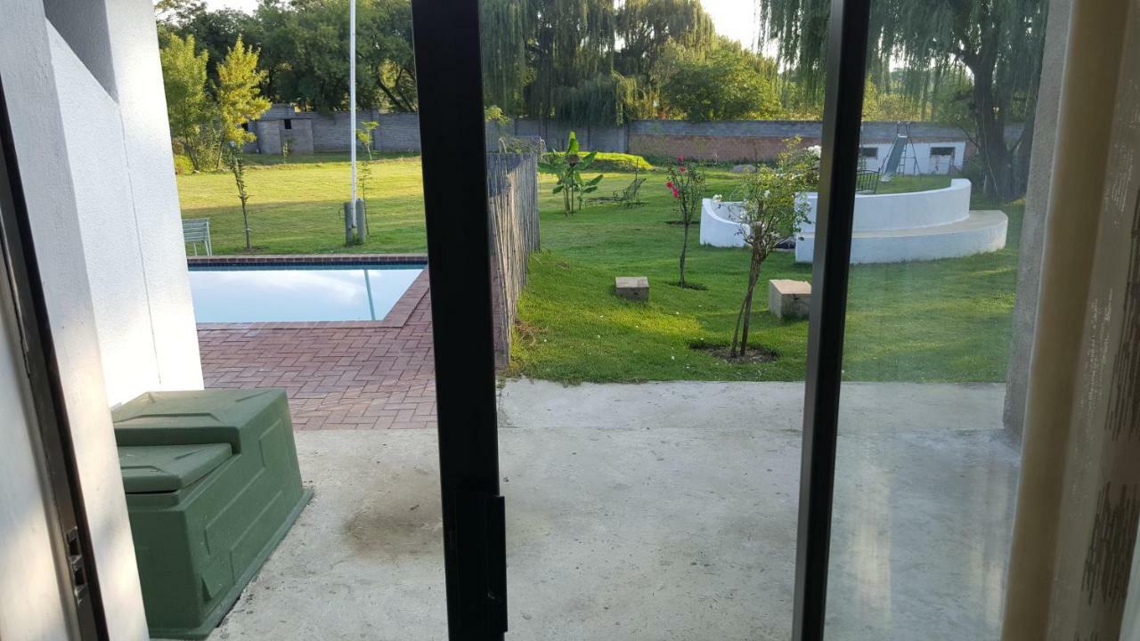 Simbasun Cottages Midrand Extérieur photo