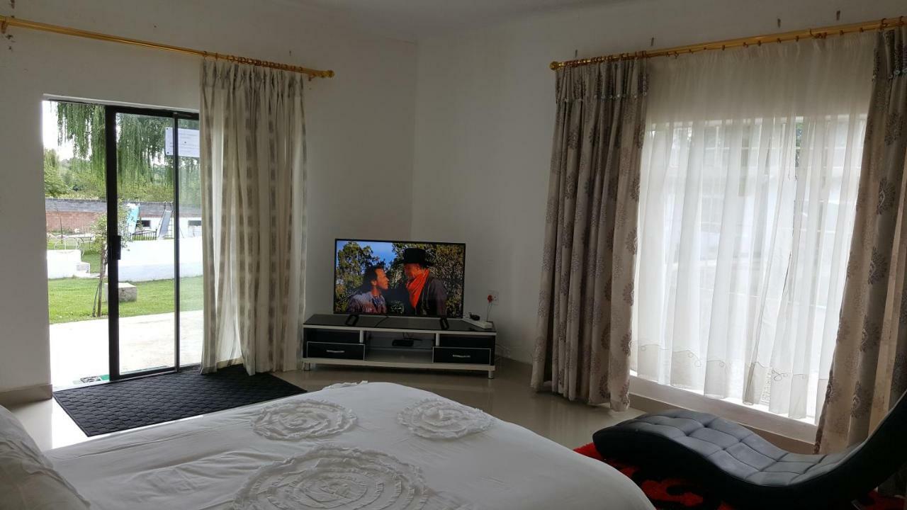 Simbasun Cottages Midrand Extérieur photo
