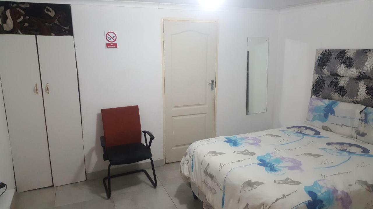 Simbasun Cottages Midrand Extérieur photo