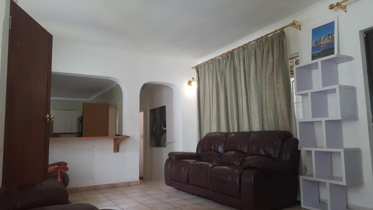 Simbasun Cottages Midrand Extérieur photo