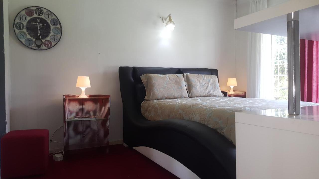 Simbasun Cottages Midrand Extérieur photo